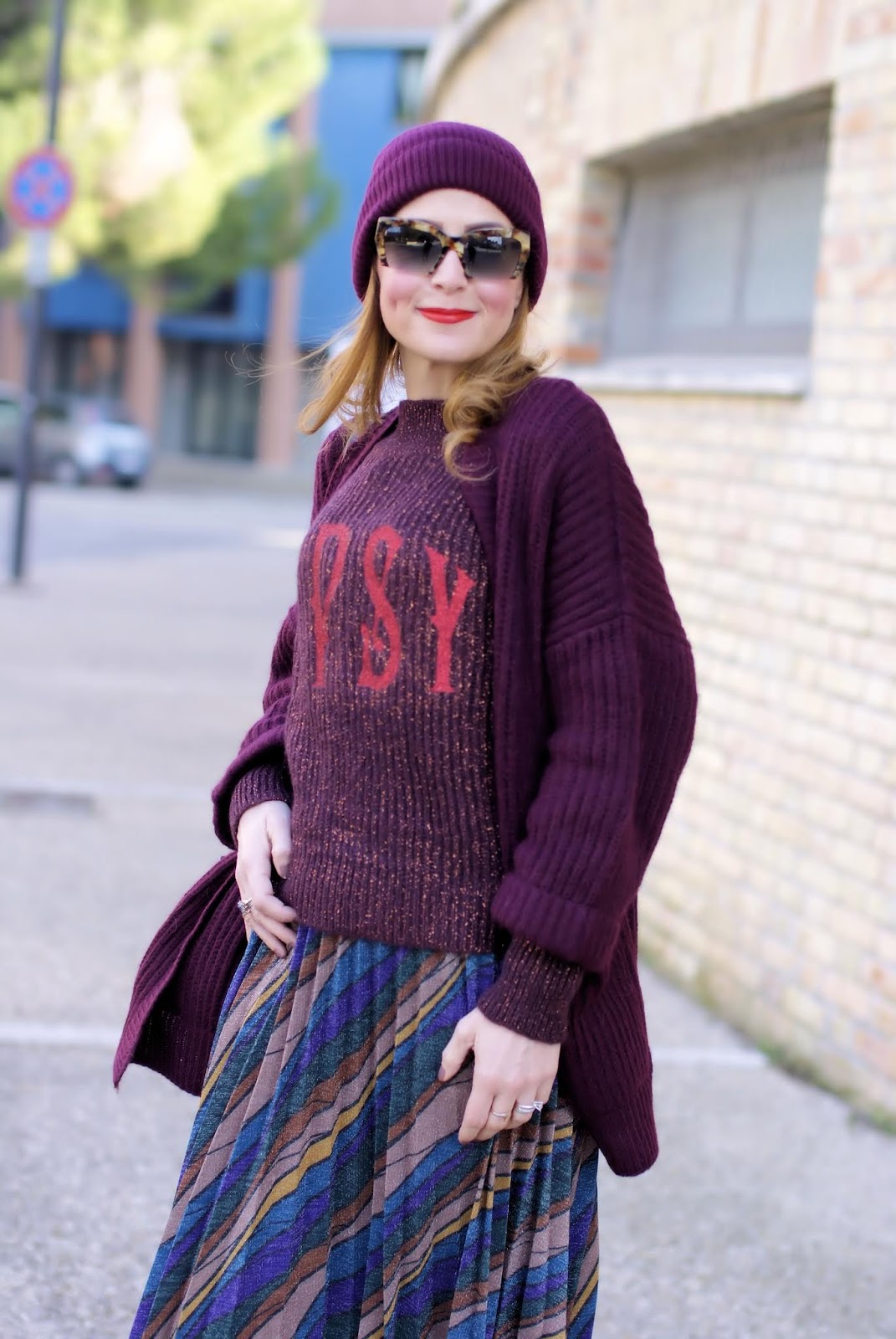 How to wear a maxi skirt with boots? Mastering the layering trend on Fashion and Cookies fashion blog, fashion blogger style