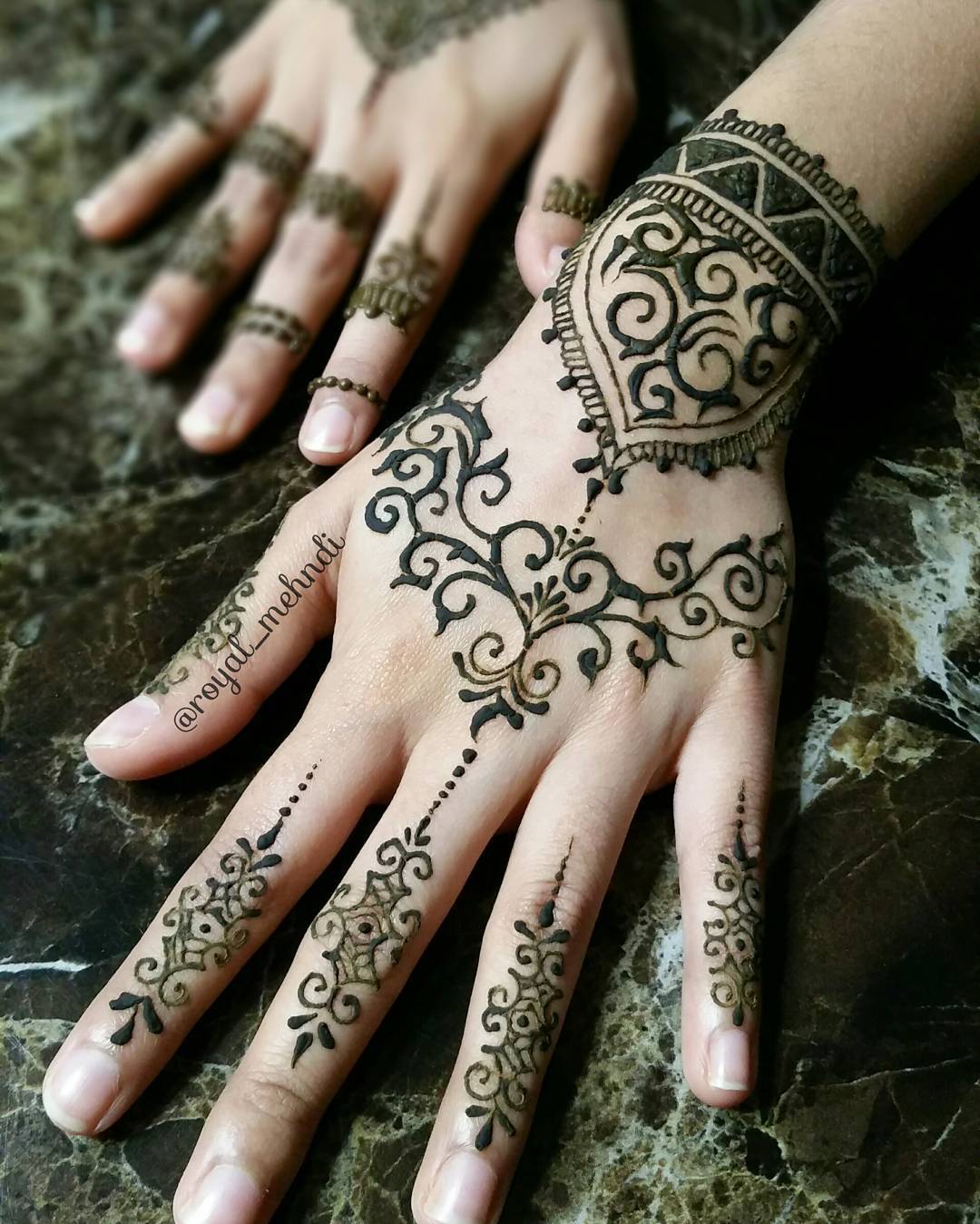 Easy Mehndi Tattoo Designs For Hands - Designs Mehndi Hands Simple ...