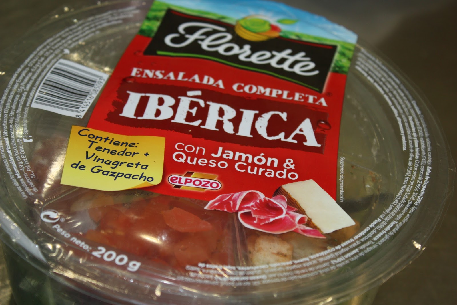 tresplatosenlamesa Ensalada con plátano frito, queso, taquitos de