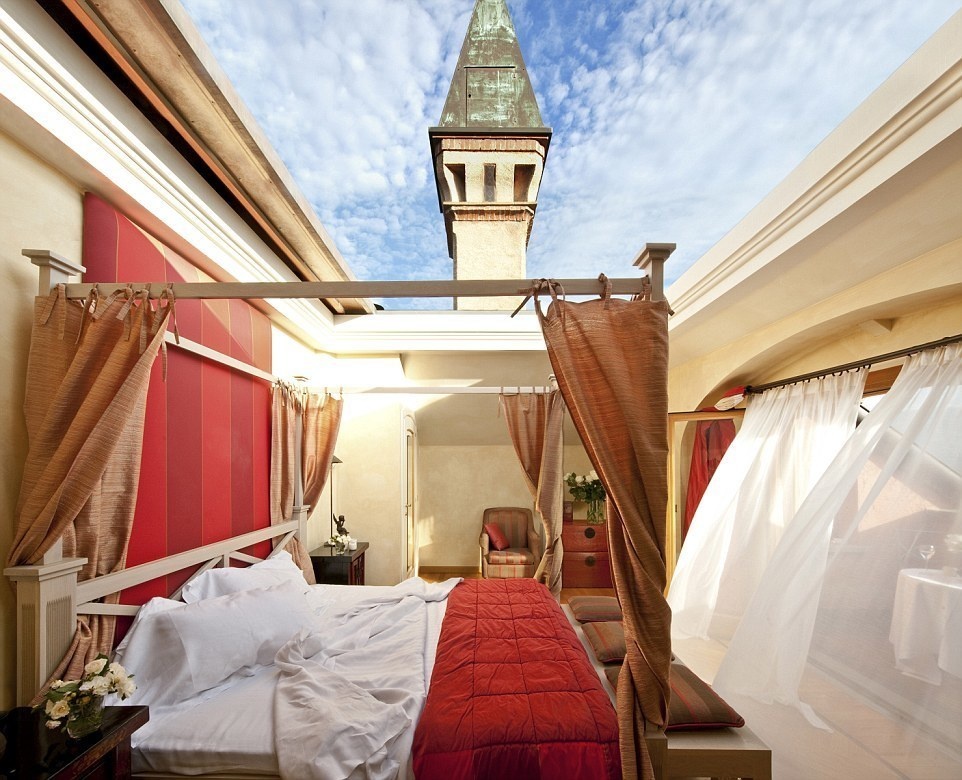 L'Albereta, Italy - 15 Incredible Hotel Rooms Where You Can Sleep Under The Stars.