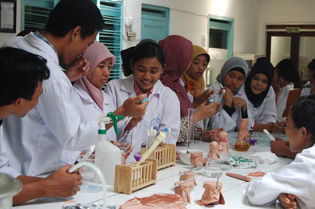 Kuliah Jurusan Farmasi Terbaik di Indonesia