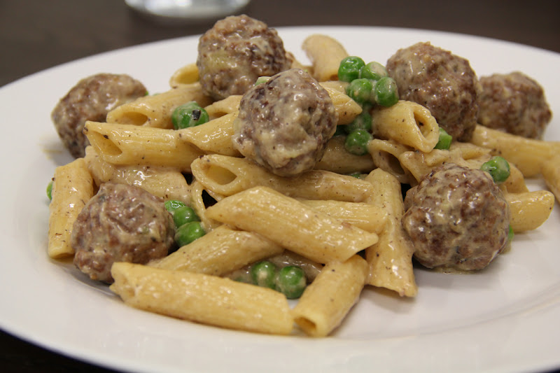 Tummy Thrills White Sauce Penne with Meatballs and Peas