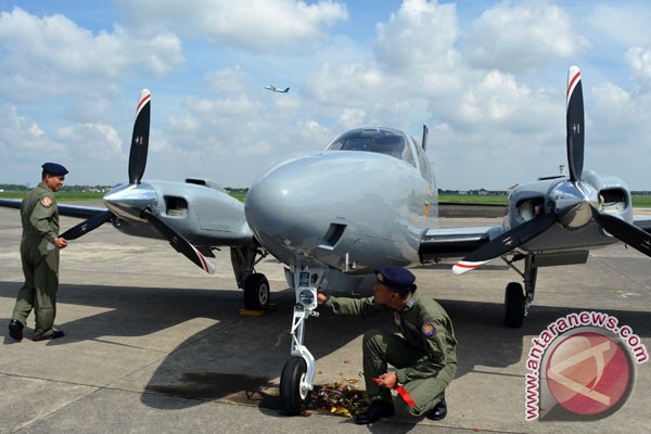 Puspenerbal TNI AL miliki pesawat latih lanjut Baron G-58