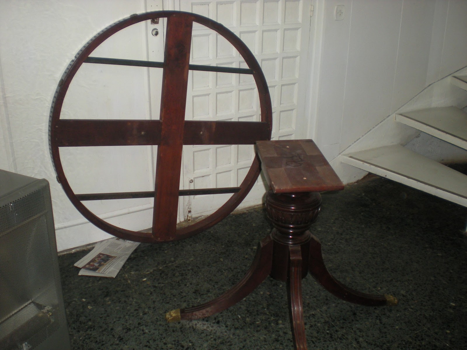 CONSERVACIÓN PREVENTIVA Y RESTAURACIÓN DE MUEBLES: COMEDOR GUSTAVIANO