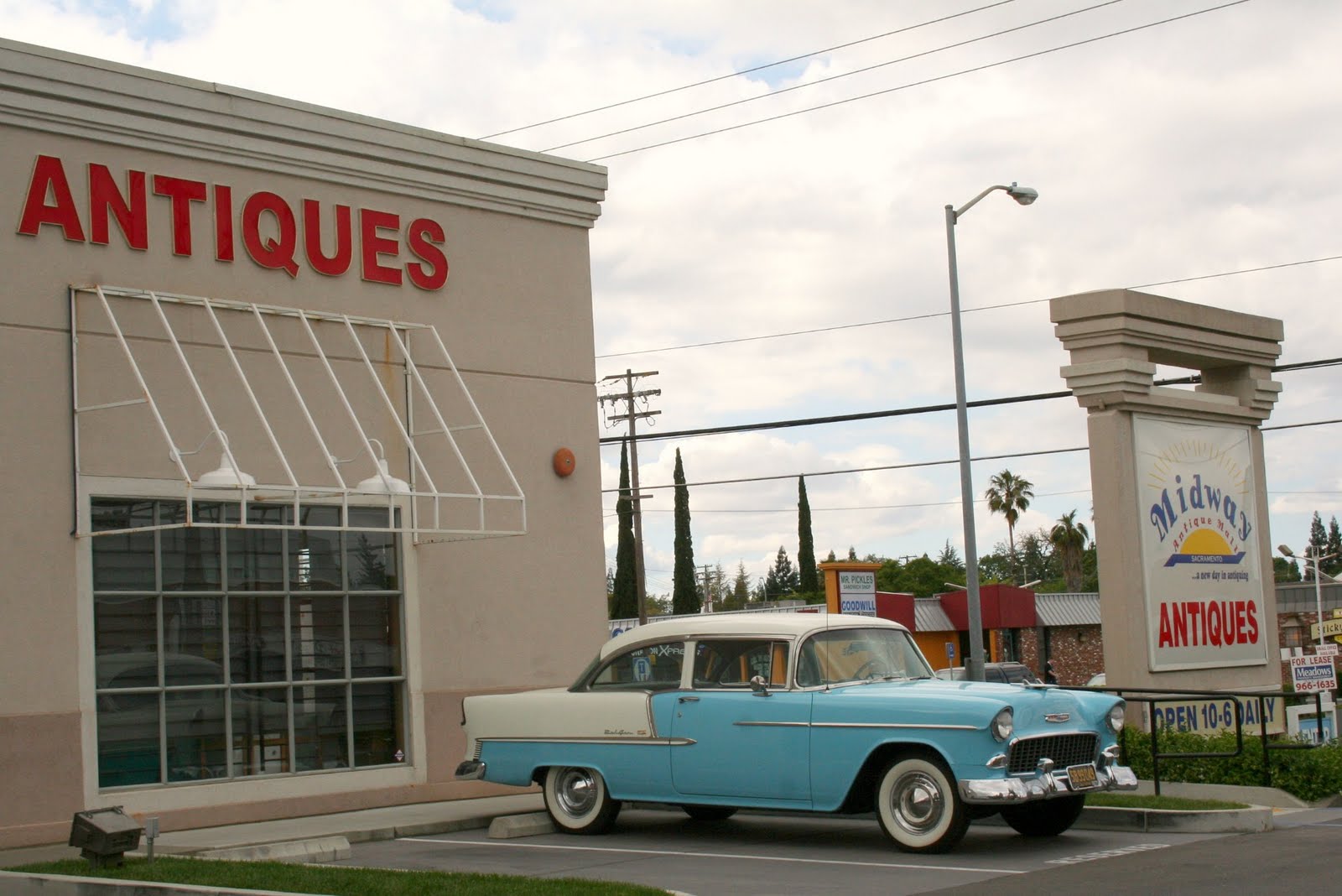 Chronicles of Claire I ♥ Sacramento {Midway Antique Mall}