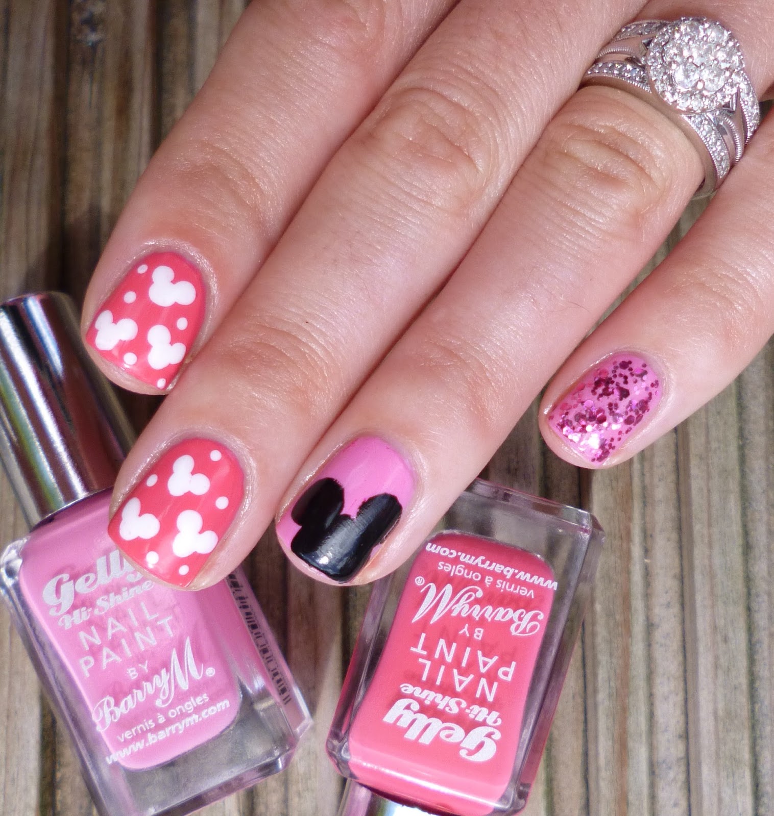 Lou is Perfectly Polished Minnie Mouse nails for Millie Moo
