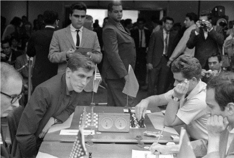 LEITURA ENXADRÍSTICA: HISTÓRIAS DE BOBBY FISCHER