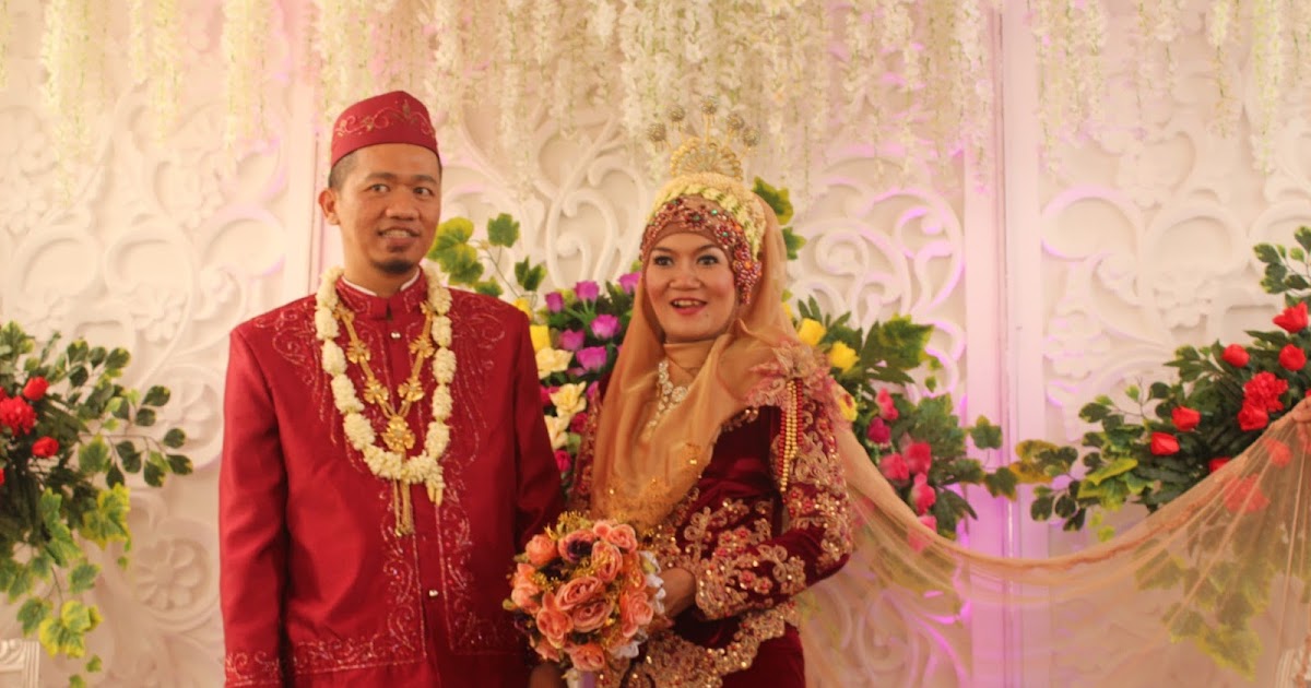 kebaya pengantin berhijab warna