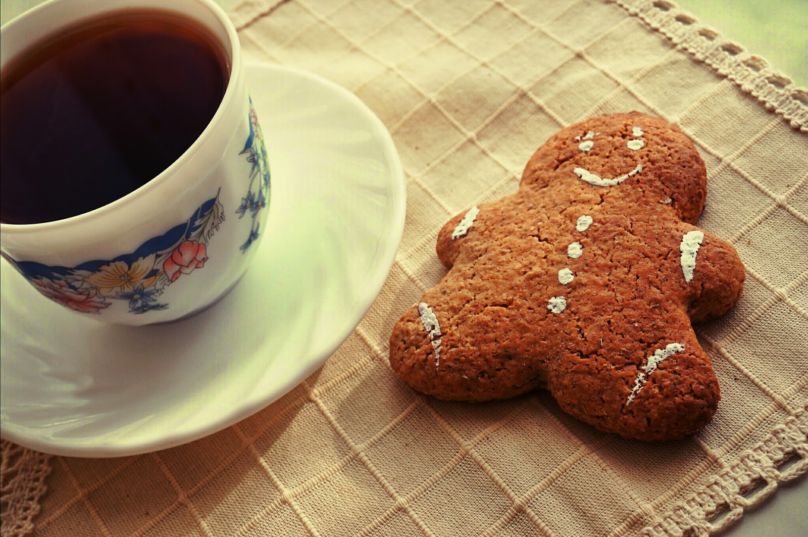 Çilek Kırmızı Zencefilli Kurabiye Adam