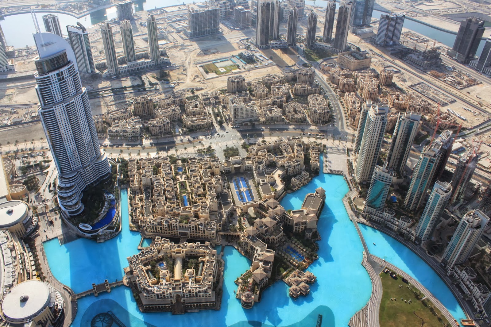 Район бурдж халифа. Бурдж-Халифа Дубай. Башня в ОАЭ Бурдж Халифа. Вид с Бурдж-Халифа в Дубае. Вид из Бурдж-Халифа Дубай.