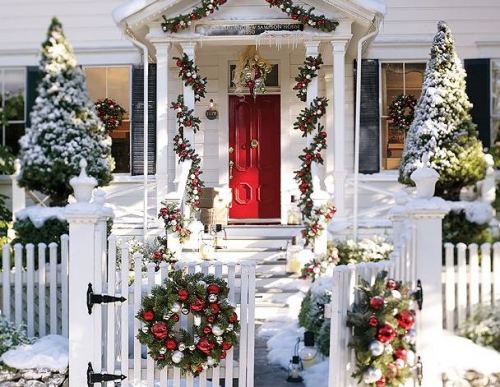 Ruby Grace's: Christmas Porch Inspiration....
