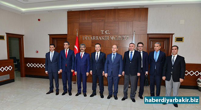 SGK Başkanı Mehmet Selim Bağlı, Vali Hüseyin Aksoy'u ziyaret etti SGK Başkanı Mehmet Selim Bağlı, Vali Hüseyin Aksoy'u ziyaret etti