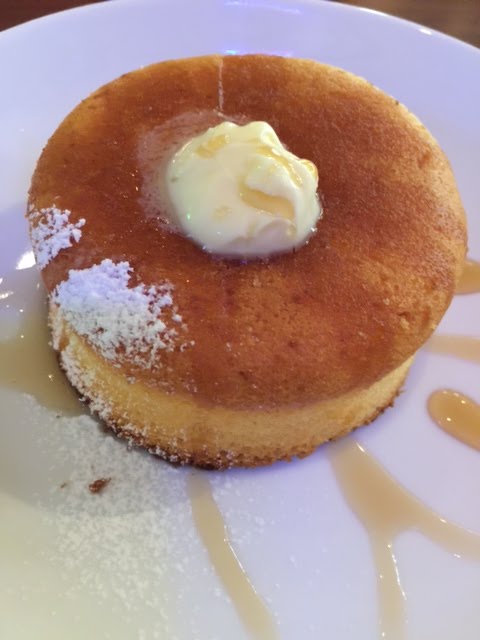 一人旅 子連れ旅 五反田カフェ マハロ Toc地下で ぐりとぐら のホットケーキを食べる