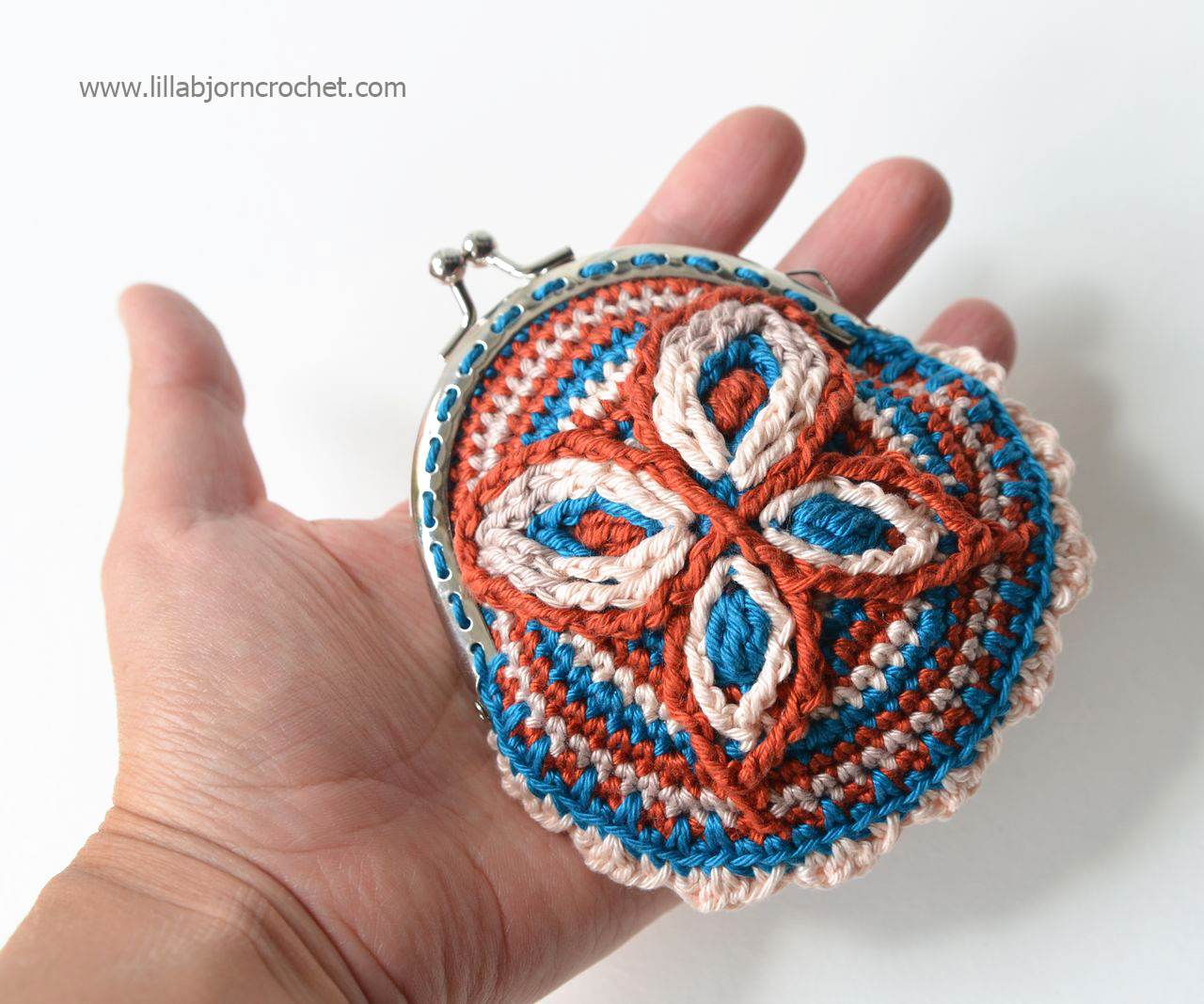 Cretan Butterfly Coin Purse. Original design in overlay crochet by Lilla Bjorn.