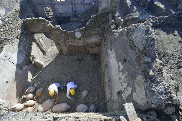 Cretan Wine Amphorae discovered at Pompeii Cretan Wine Amphorae discovered at Pompeii