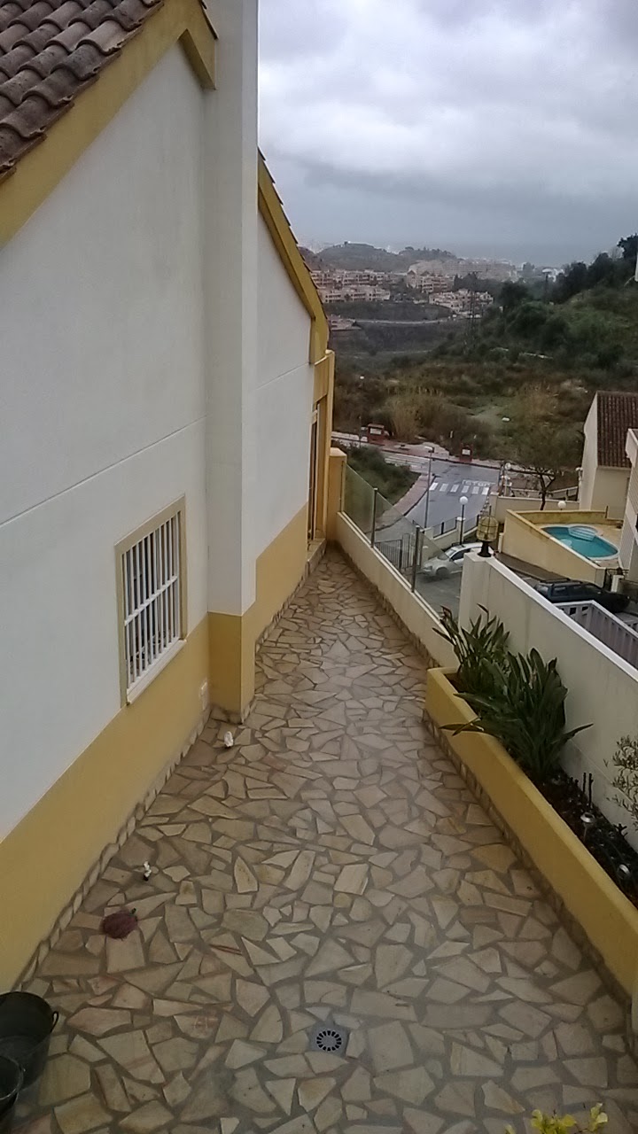 Multi Reparaciones y Reformas (Mantenimiento): Suelo de patio con