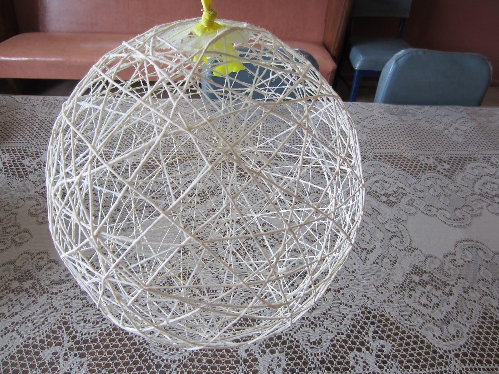 Swag on, momma! DIY Decor String Balls....possibly THE most obnoxious