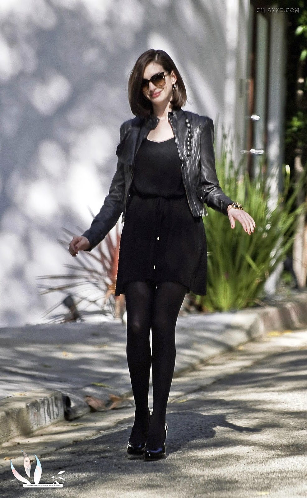 Anne Hathaway`s Legs and Feet in Tights 25 