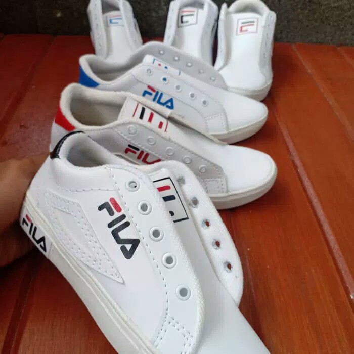 Sepatu Sneakers Wanita Januari 2019