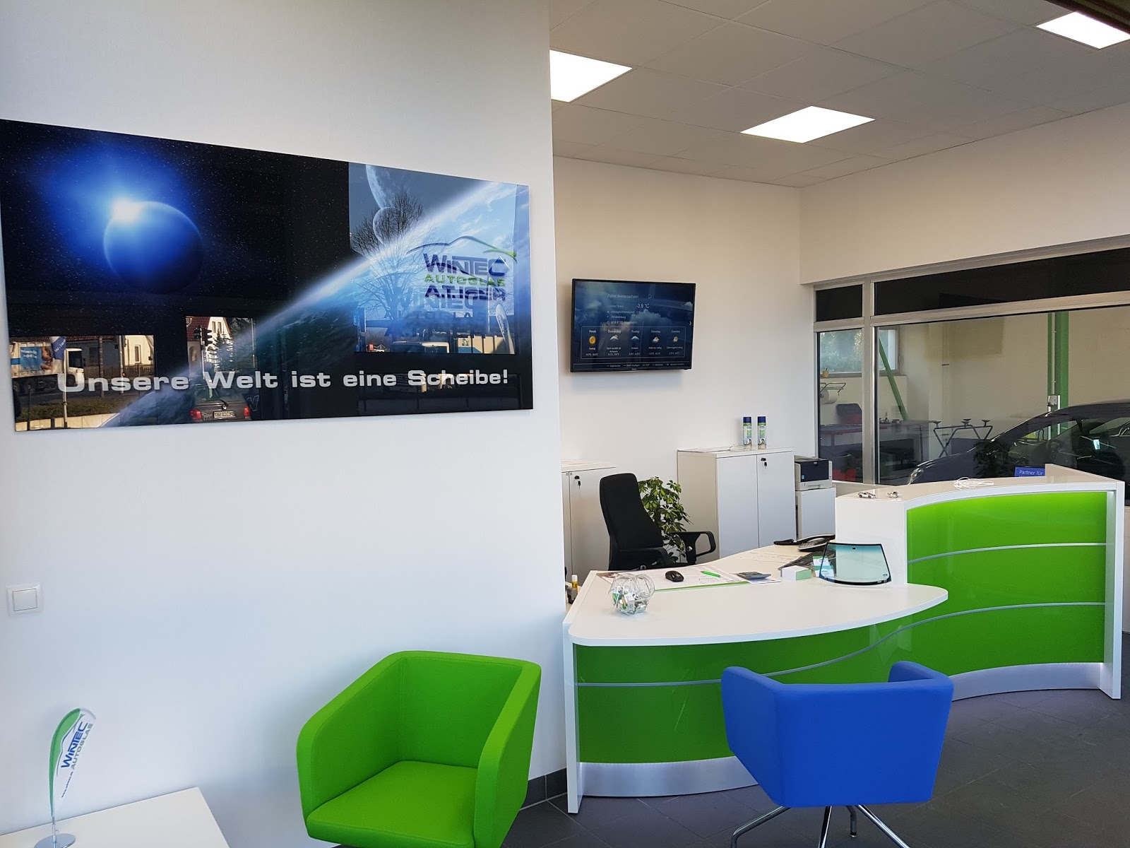 grüne büroeinrichtung ideen büroeinrichtung stock email postrollsterde tel 02053 997 93 95 büro für service verkauf velbert wuppertal colour up your office ladentheken mit grüner hochglanzfront und grüne büroeinrichtung ideen büroeinrichtung stock email postrollsterde tel 02053 997 93 95 büro für service verkauf velbert wuppertal colour up your office ladentheken mit grüner hochglanzfront und
