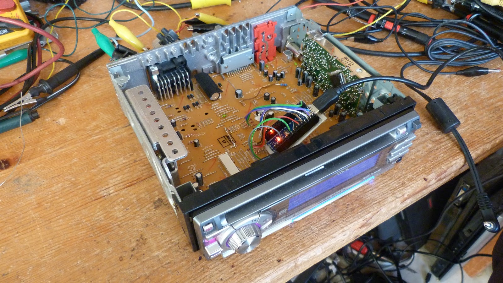 Säätö Lärä Modding car stereo head unit with Arduino and Raspberry Pi