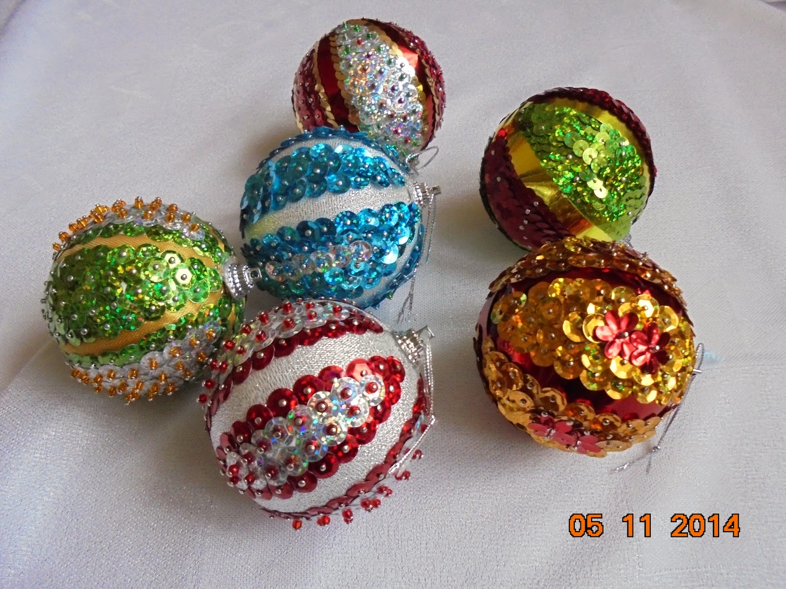 W Moim Fotelu: Wykorzystane cekiny - bombki