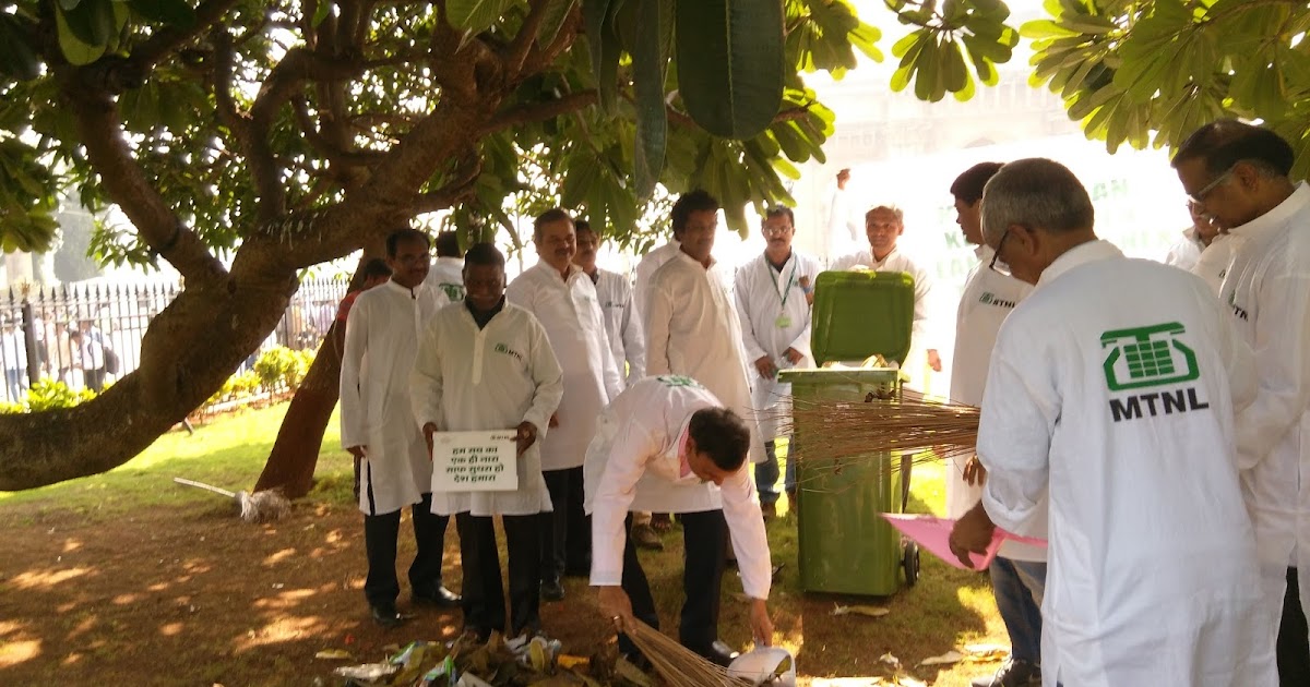 MTNL Swachhta Abhiyan At Gateway Of India