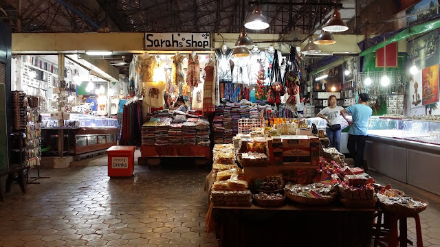 Puestos de souvenirs en los mercados de Siem Reap