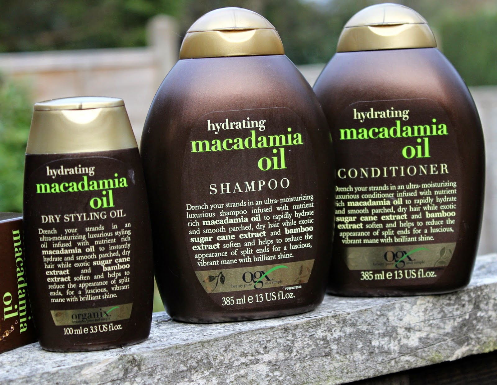 A picure of the OGX Hydrating Macadamia Oil Shampoo, Conditioner and Dry Styling Oil 