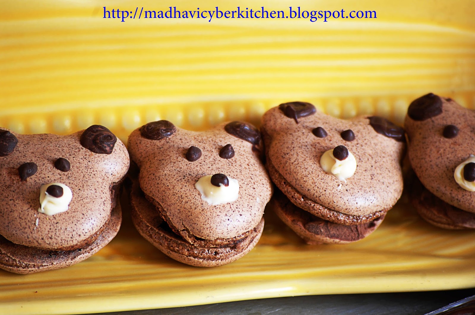 Madhavi's Cyber Kitchen: Vegan chocolate macarons