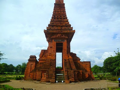 Situs Kerajaan Majapahit - DPP Insa