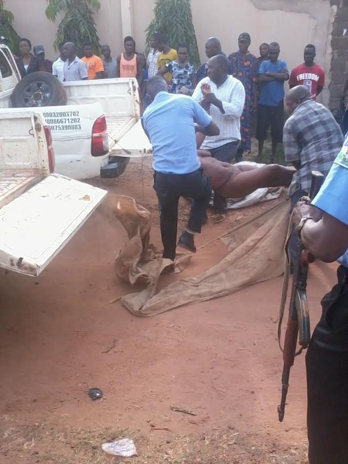 See graphic photos of a headless body of woman found in Enugu state.