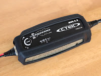 おもて CTEK MUS4.3 バッテリーチャージャー&メンテナー + シーテック バンパー60