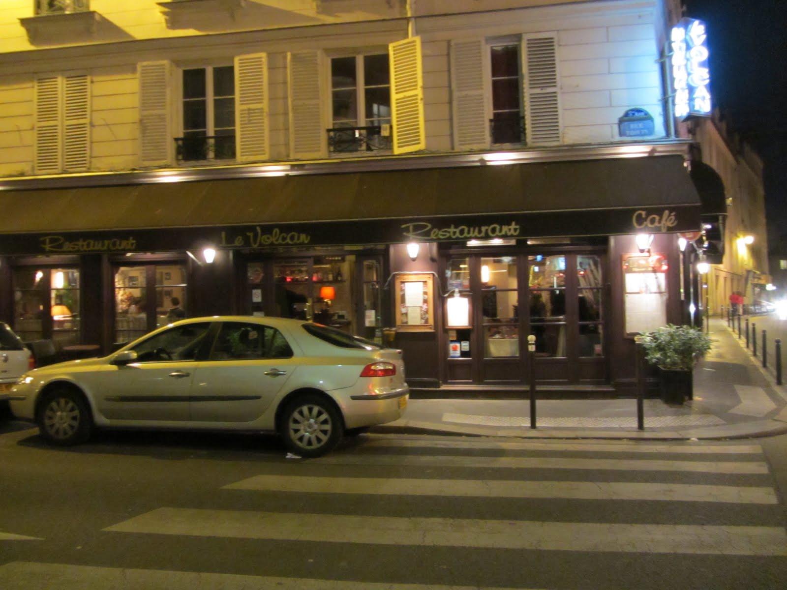 Viaggi, Vini, e Cucine Napoleon's Tomb & Army Museum; Science Museum