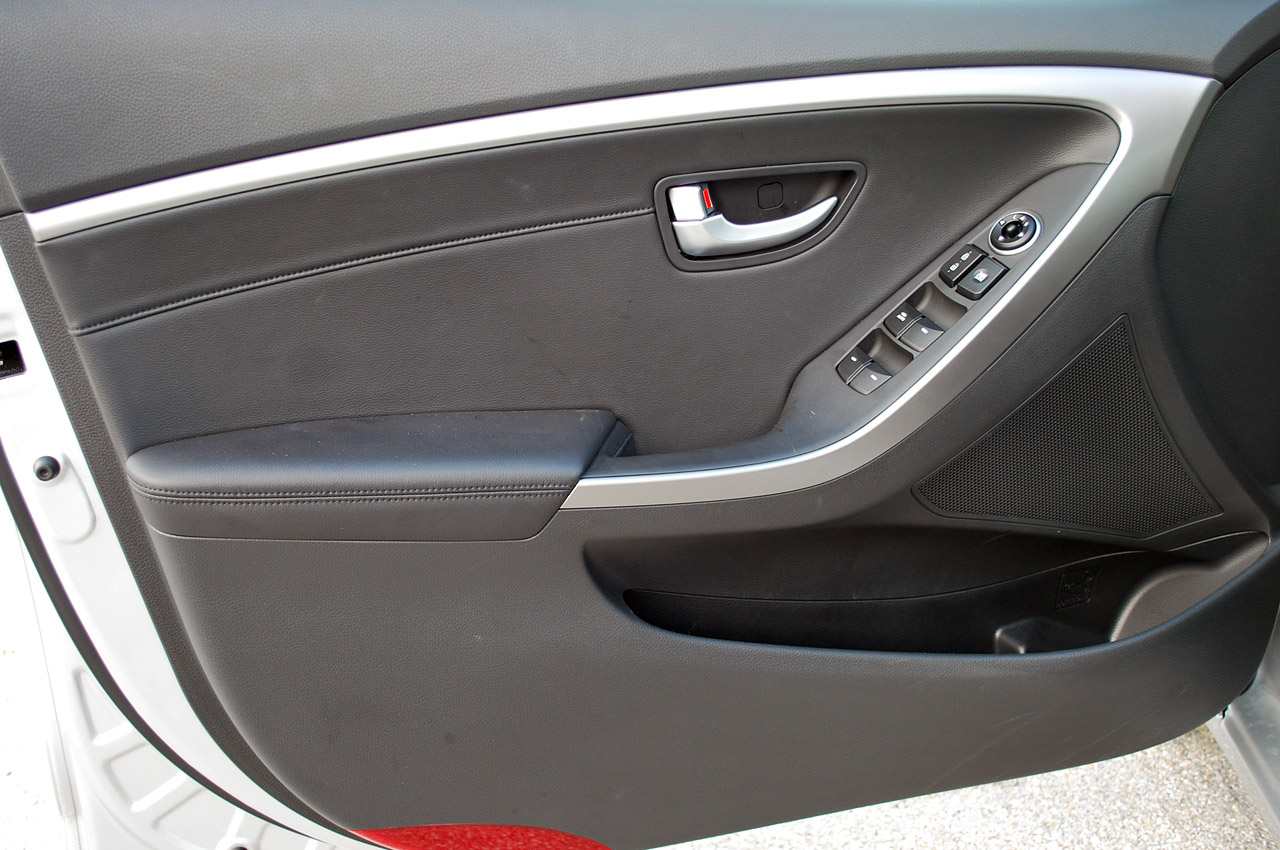 снять обшивку двери элантра. Hyundai i40 двери. дверные карты elantra 6. снять обшивку двери элантра. дверные карты на хендай элантра 2008.