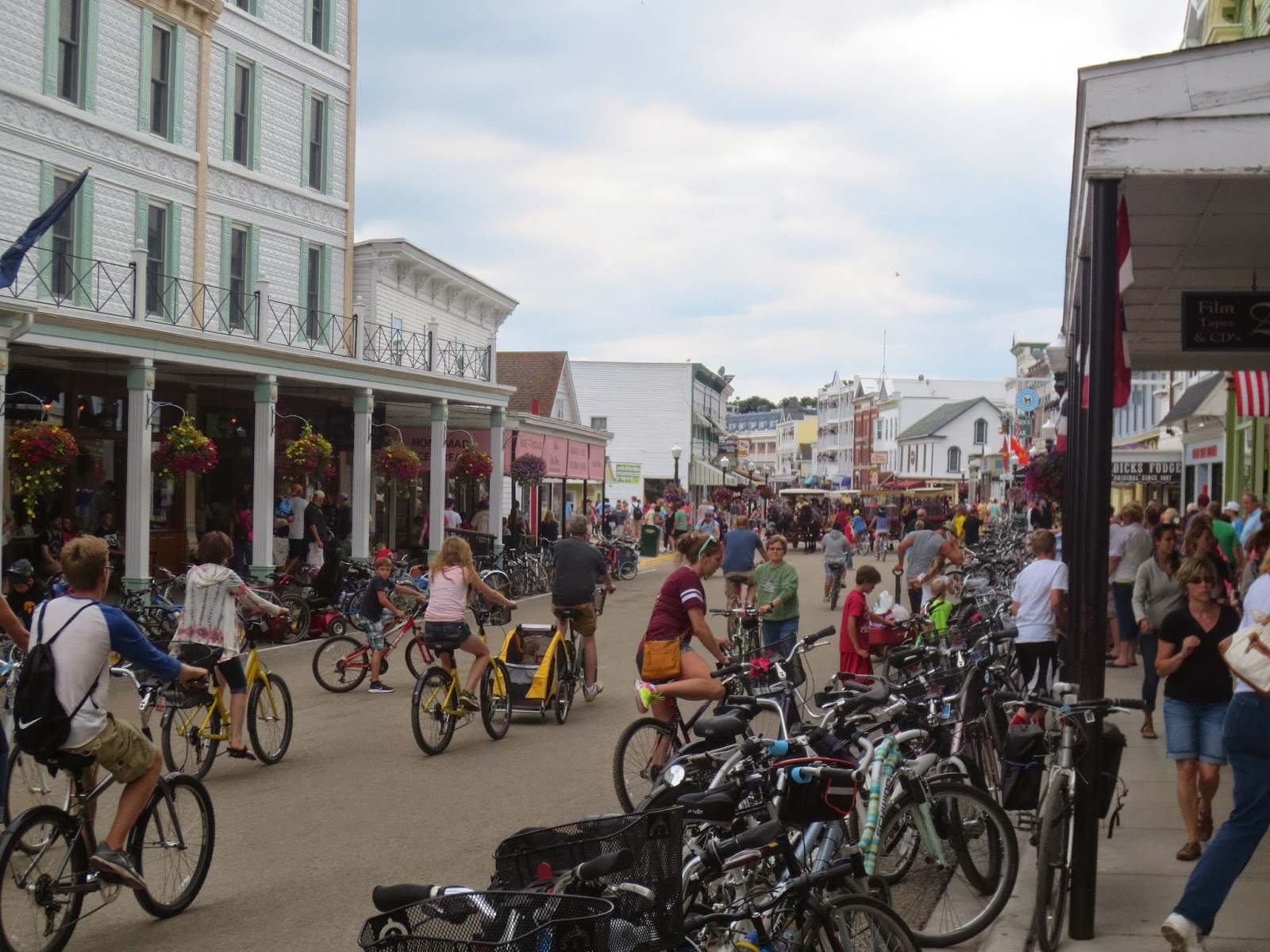 The Travelling Lindfields Mackinac Island A land without cars.