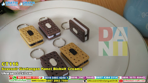 Souvenir Gantungan Kunci Biskuit Creamy