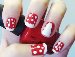 nail christmas reindeer