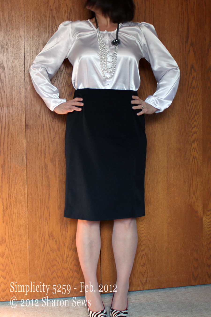 Sharon Sews: A little black skirt - Simplicity 5259