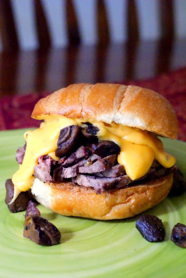 Filet Mignon Steak Sandwich with Cheddar Cheese Sauce | thetwobiteclub.com