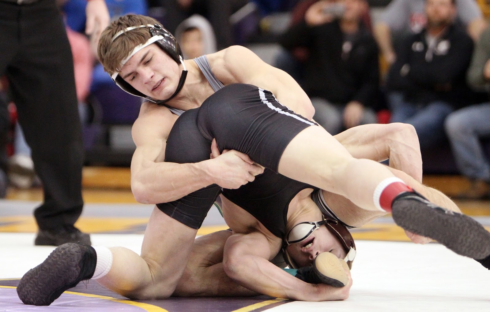 ...Dylan Geick for the championship of the 152 class during the North Subur...