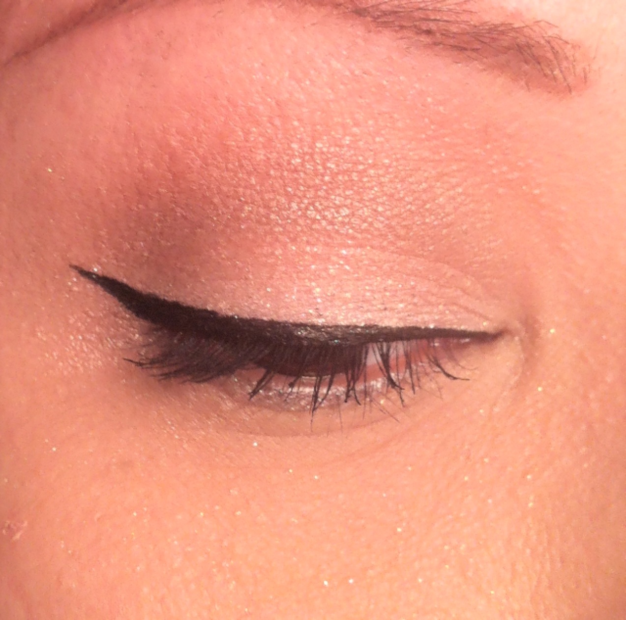 thin line eyeliner