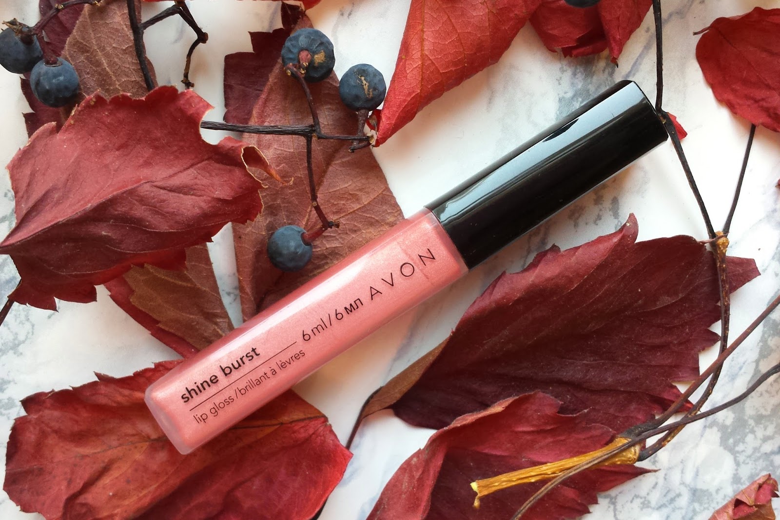 Yulia Lahmanik: Avon: блеск для губ Сияние цвета в оттенке Rose splash