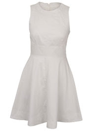 plain+white+dress+2.jpg