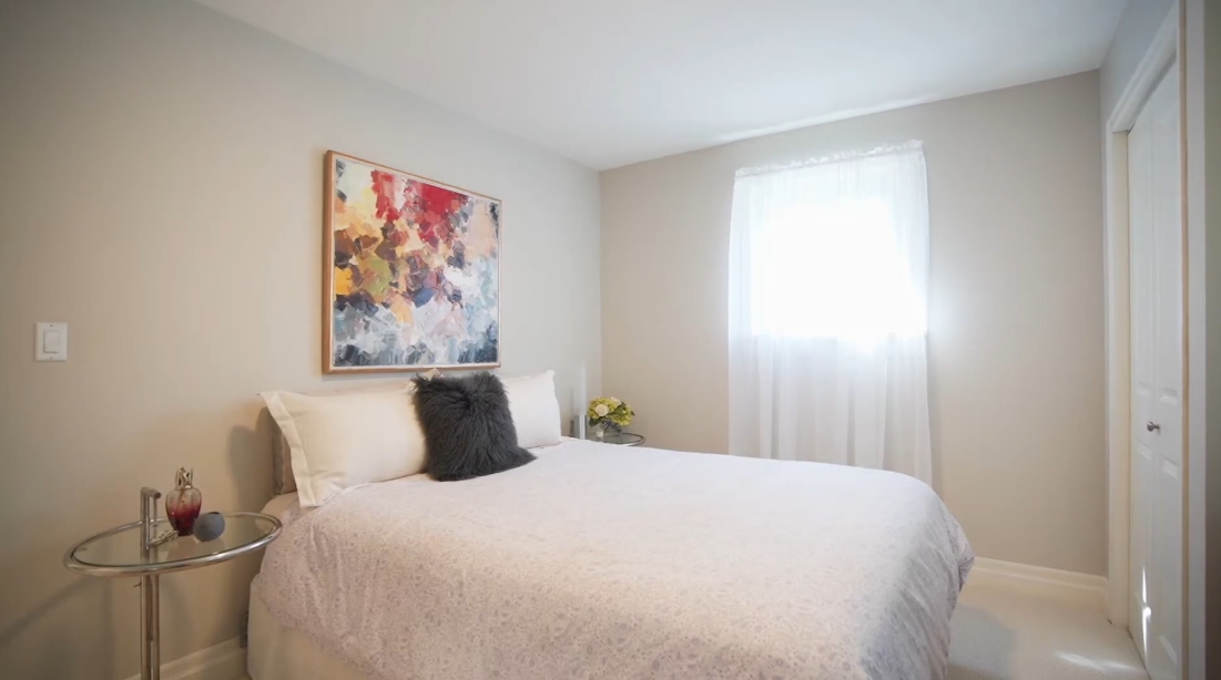 Tour 92 Orchard Park Blvd, Toronto vs. 13 Interior Design Photos