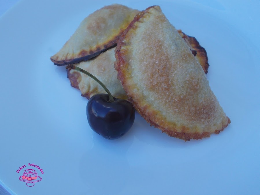 Empanadillas dulces de cerezas