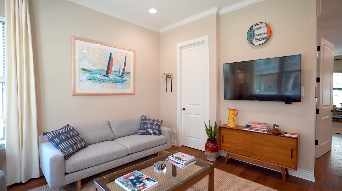 22 Interior Design Photos vs. Tour 216 Adams St, Georgetown, TX