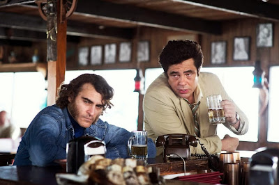 Benicio del Toro and Joaquin Phoenix in Inherent Vice