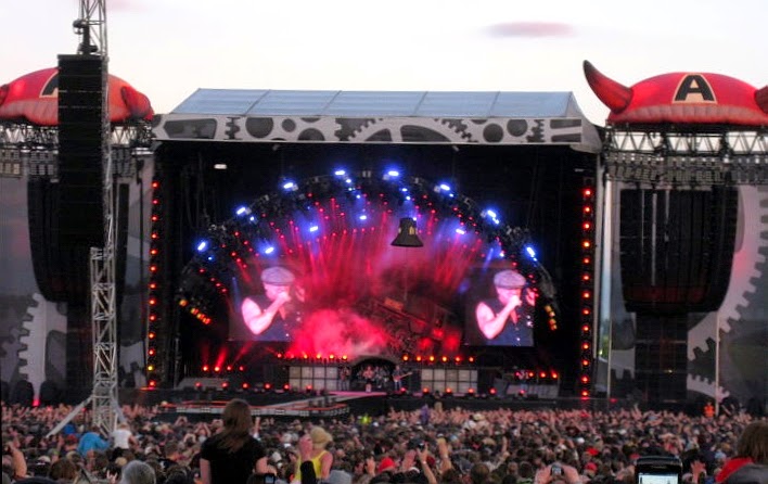 Más allá de lo que ves: AC/DC (Escenarios)