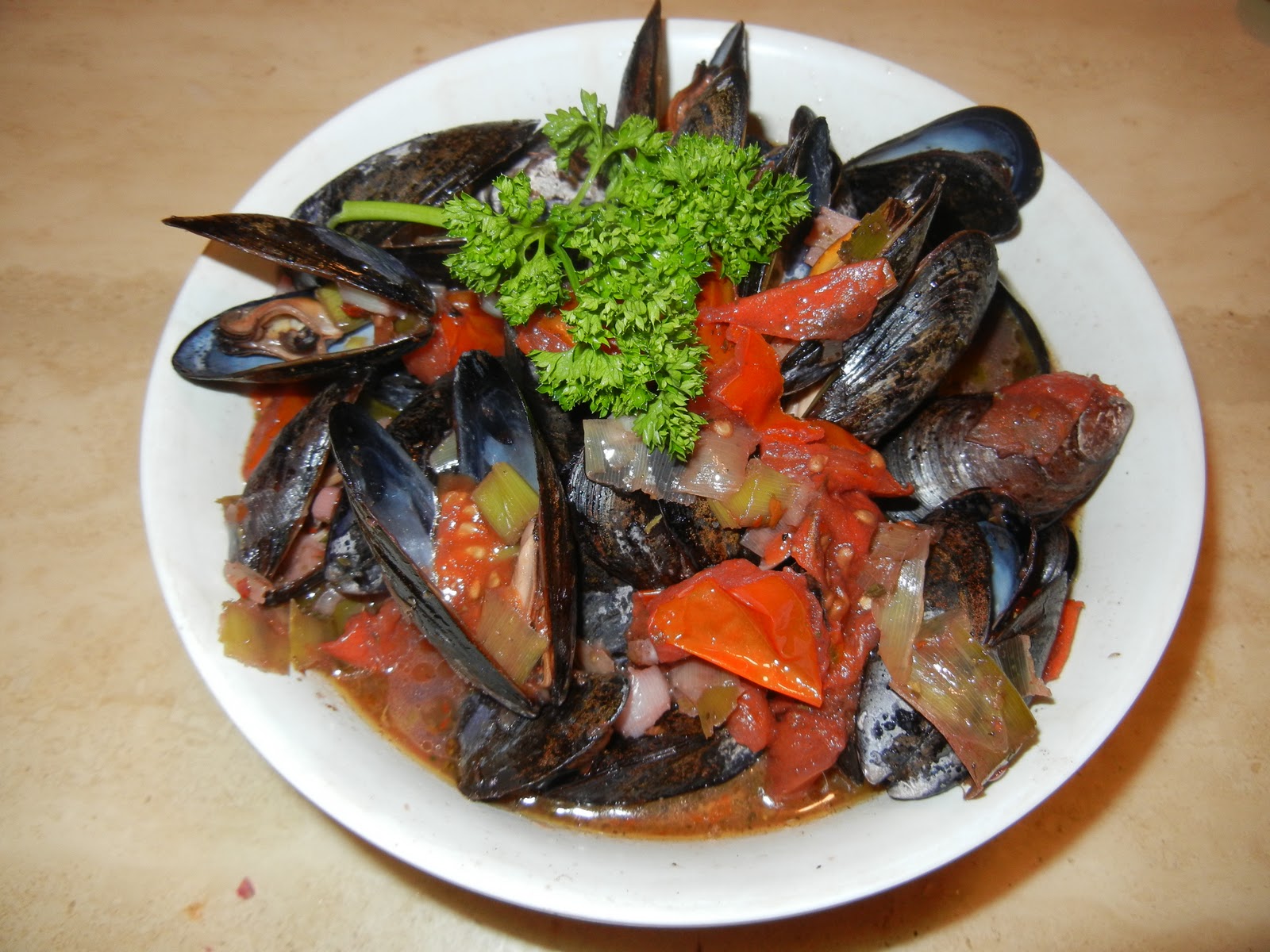 Dom Appetit! Steamed Mussels in a Red Wine Sauce